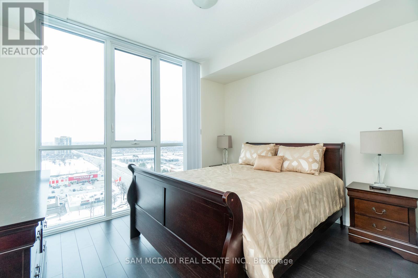Photo 11 of 1504 55 Eglinton Avenue W, Mississauga ON