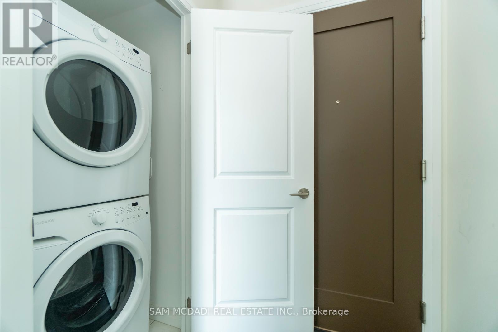 Photo 17 of 1504 55 Eglinton Avenue W, Mississauga ON