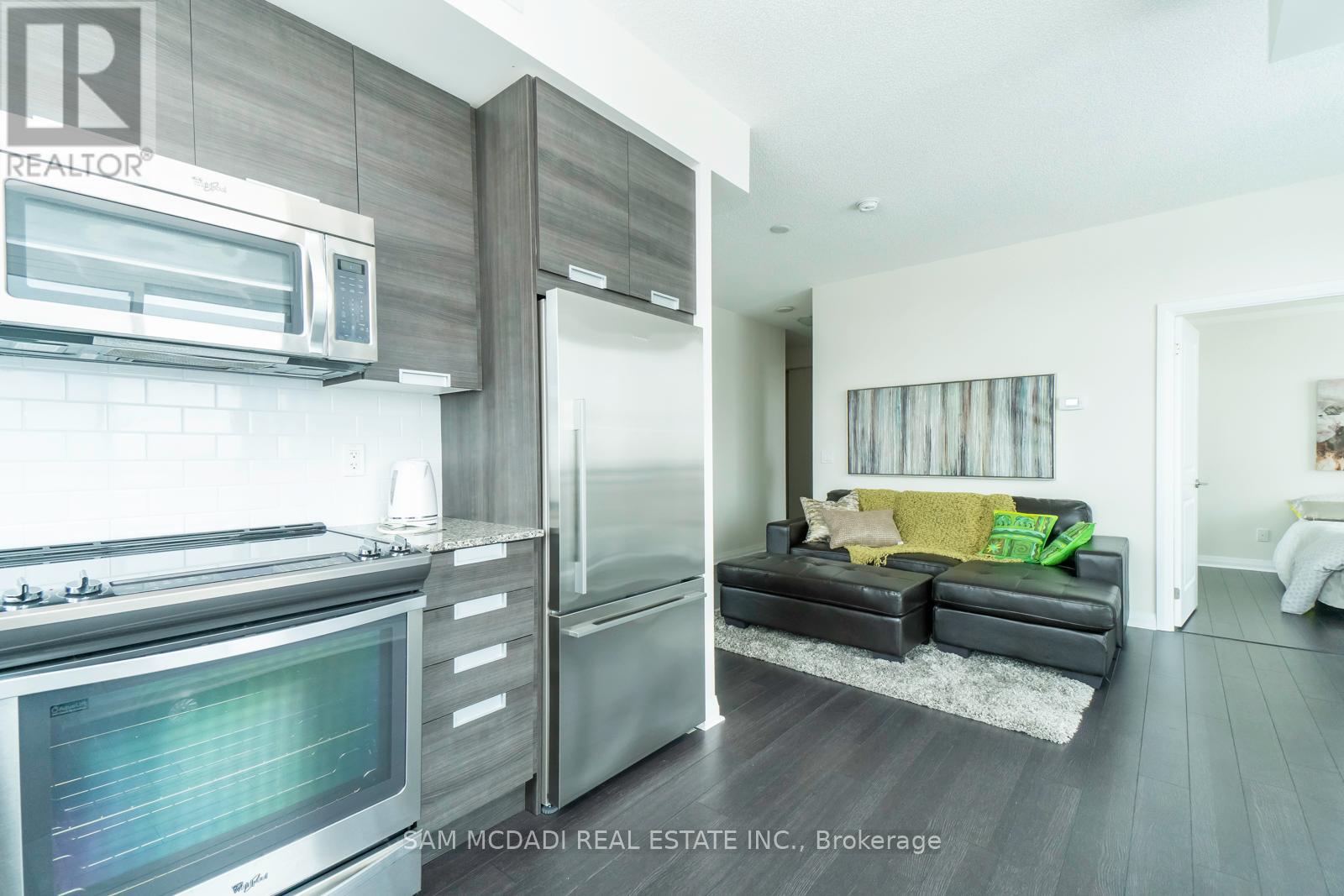 Photo 7 of 1504 55 Eglinton Avenue W, Mississauga ON