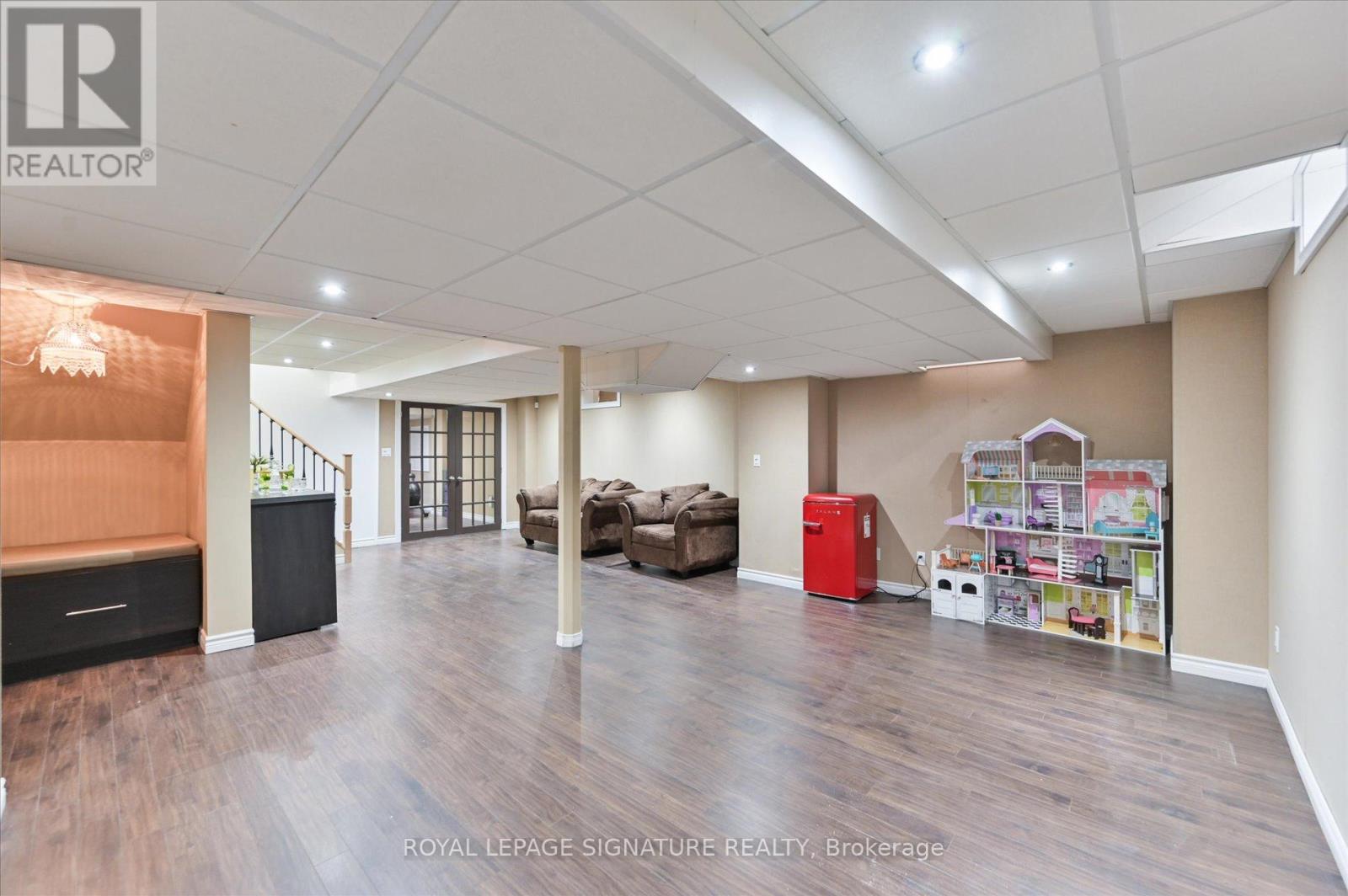 Photo 10 of 5 Thornbush Boulevard, Brampton ON