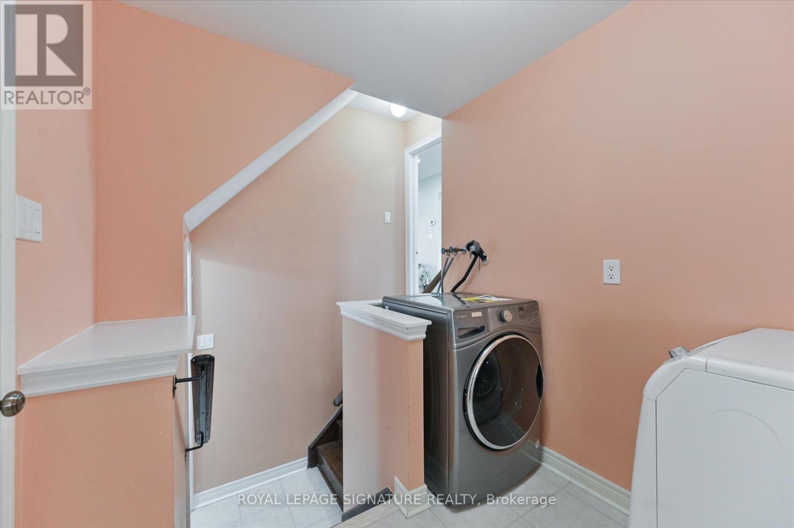Photo 12 of 5 Thornbush Boulevard, Brampton ON