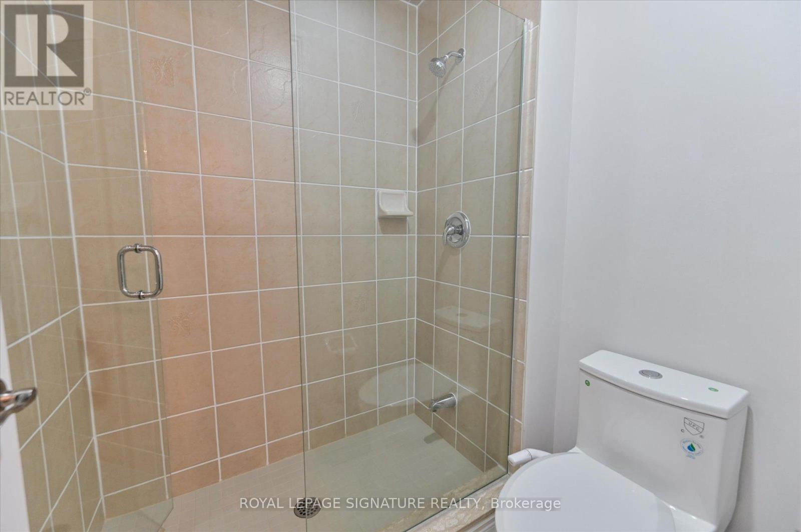Photo 13 of 5 Thornbush Boulevard, Brampton ON
