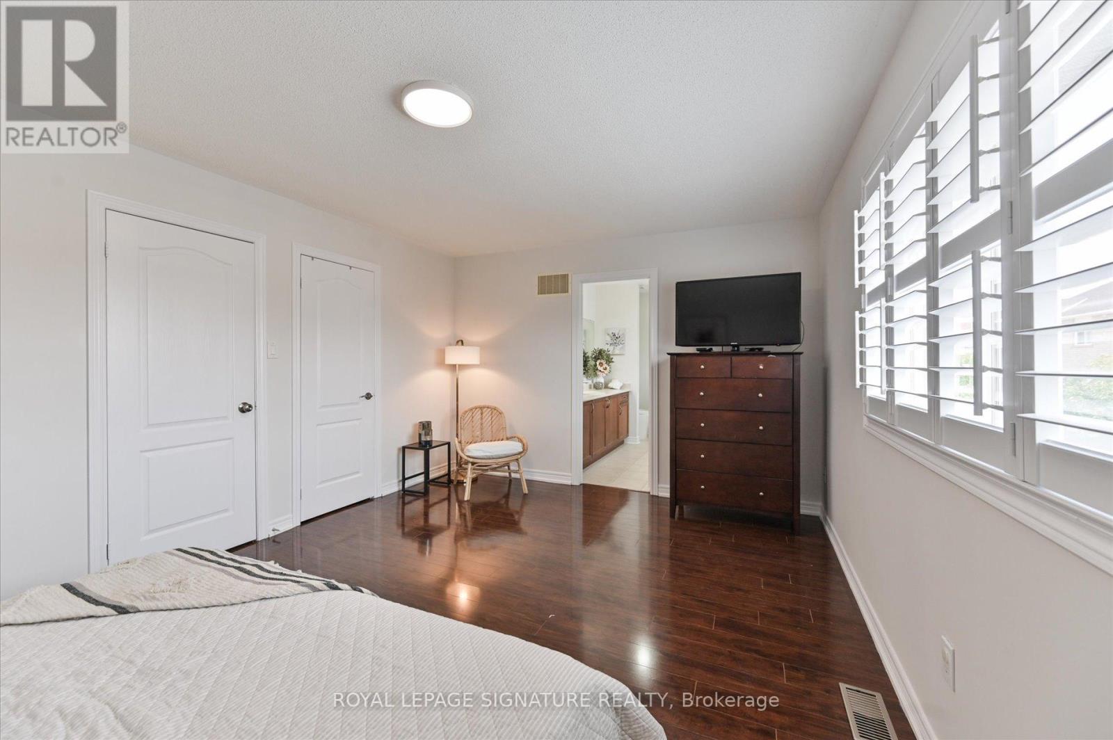 Photo 21 of 5 Thornbush Boulevard, Brampton ON