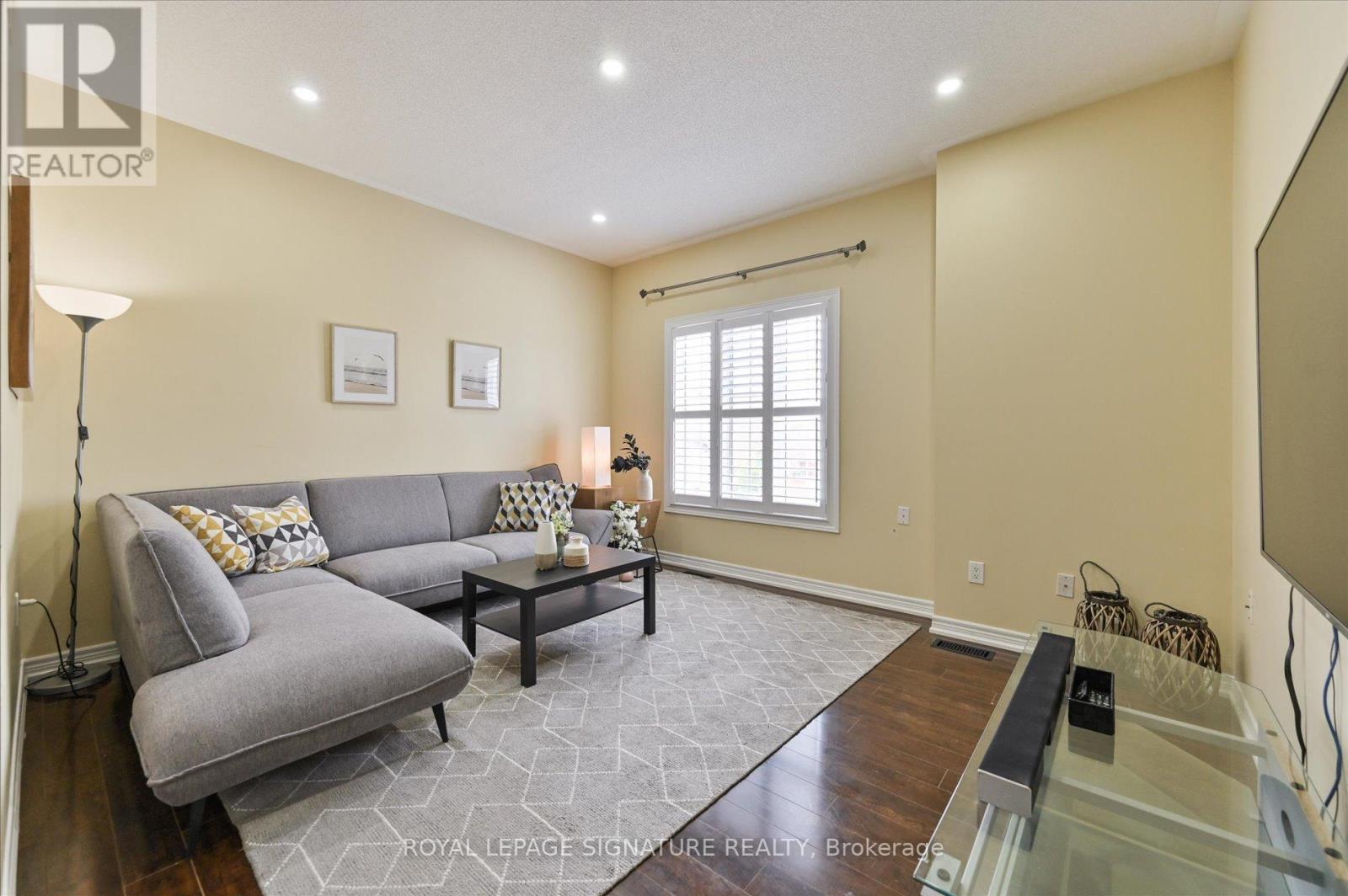 Photo 27 of 5 Thornbush Boulevard, Brampton ON