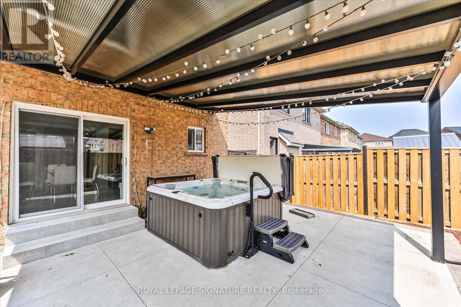 Photo 5 of 5 Thornbush Boulevard, Brampton ON