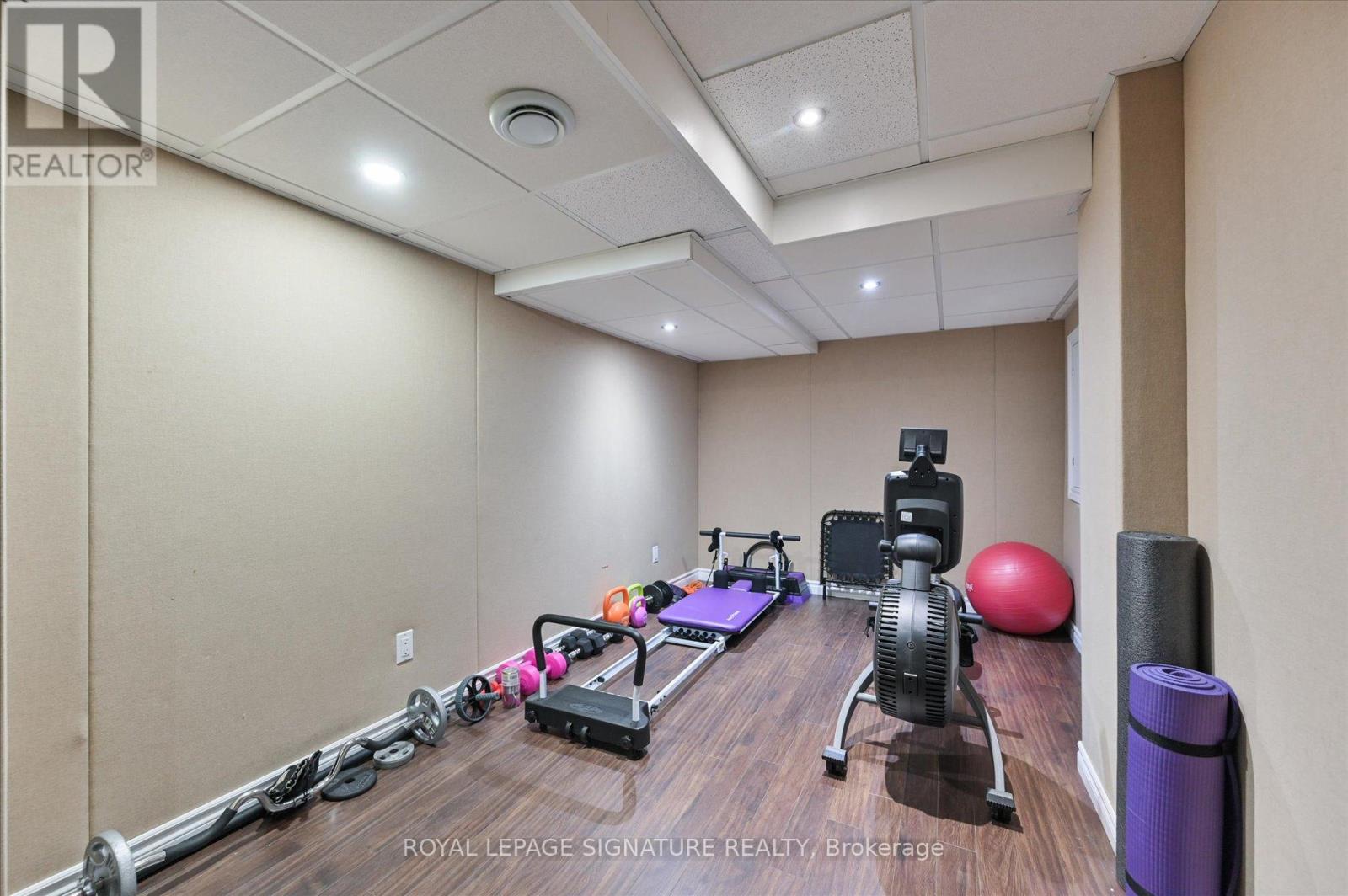 Photo 9 of 5 Thornbush Boulevard, Brampton ON