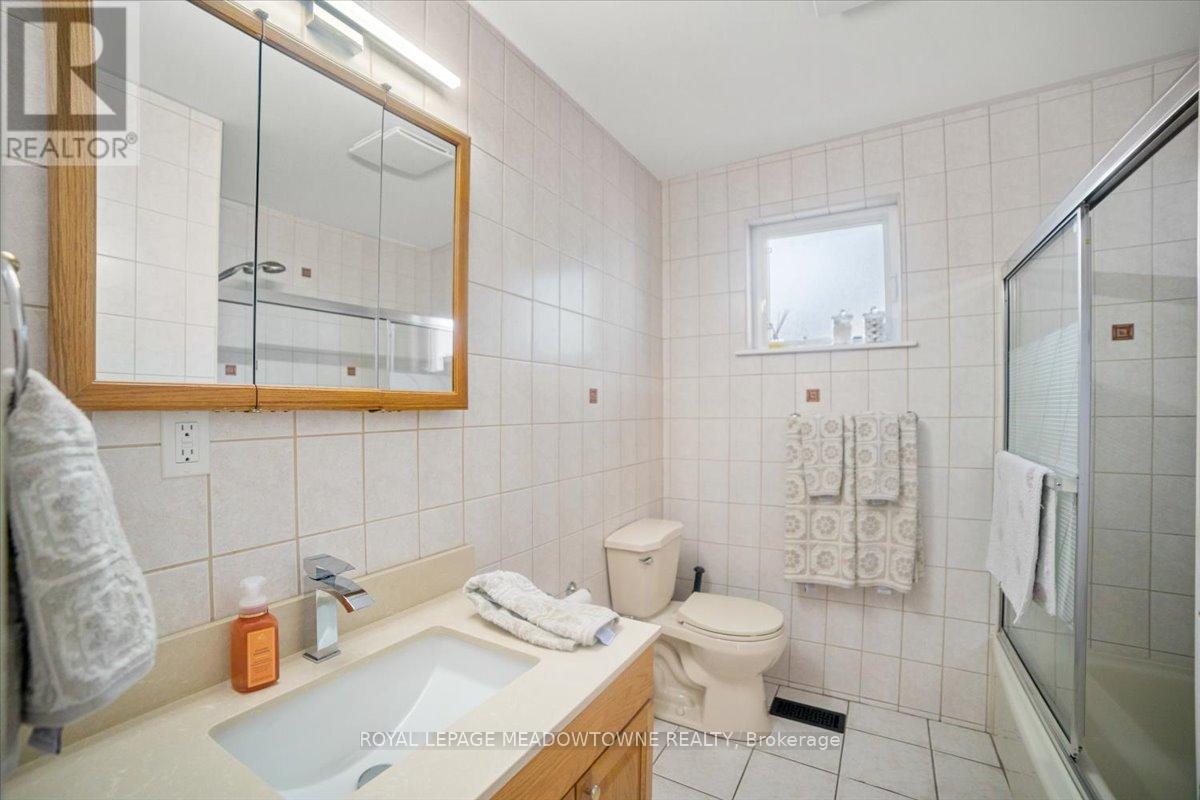 Photo 21 of 9 Welbeck Drive, Brampton ON