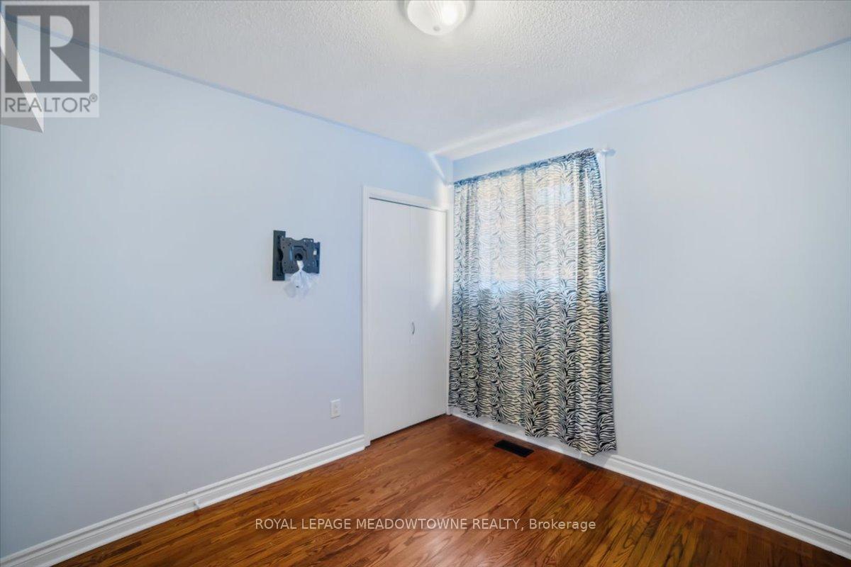 Photo 24 of 9 Welbeck Drive, Brampton ON