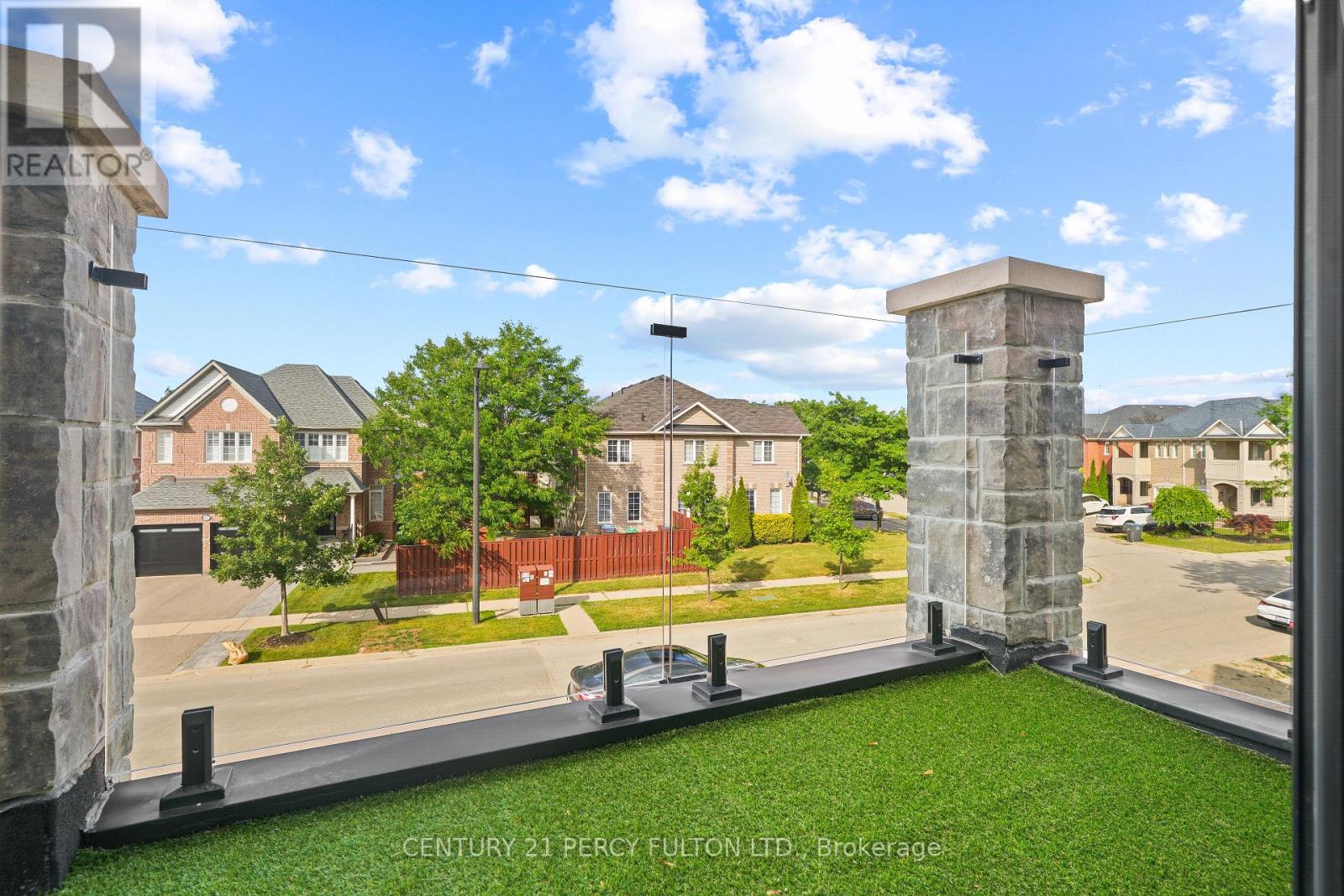 Photo 17 of 6618 Harmony Hill, Mississauga ON