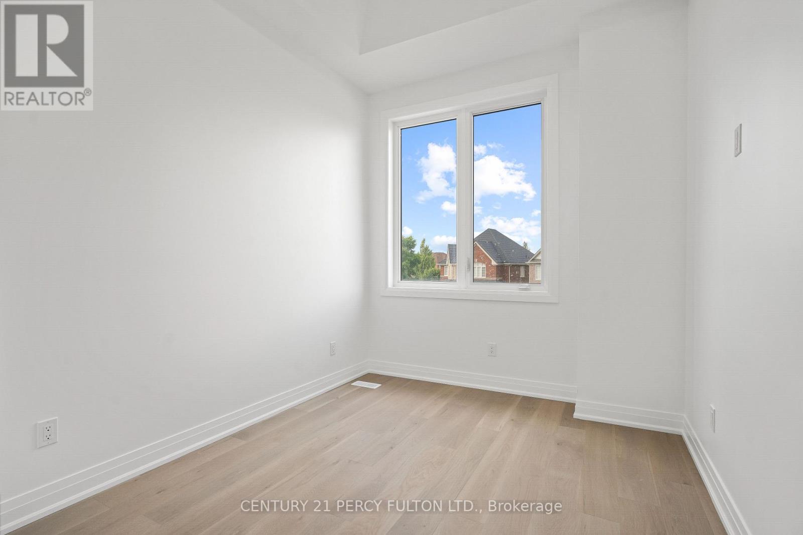 Photo 19 of 6618 Harmony Hill, Mississauga ON
