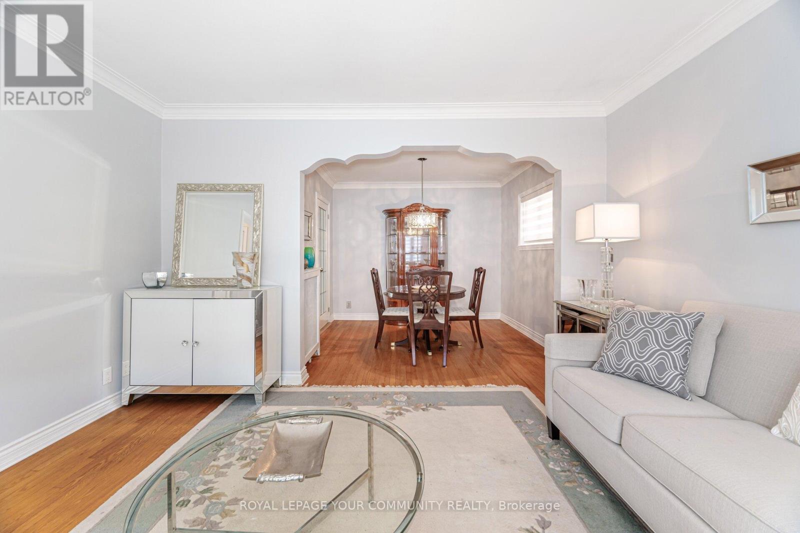 Photo 12 of 185 Dunraven Drive, Toronto ON
