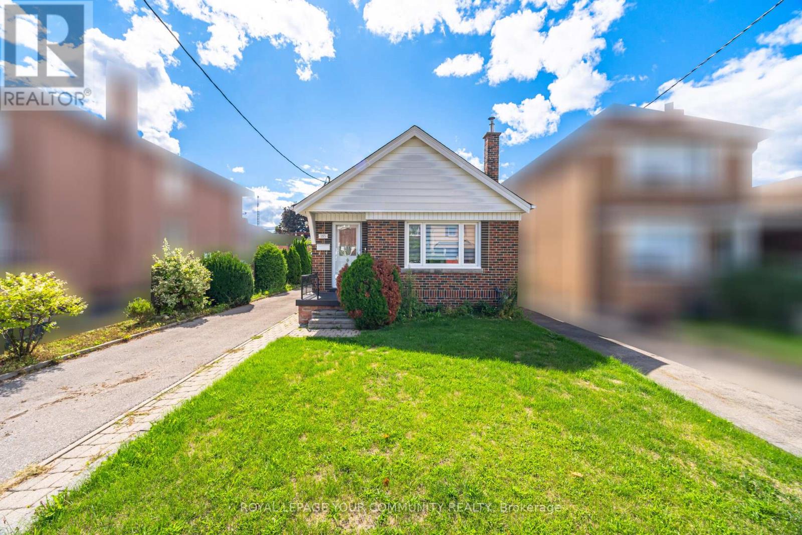 Photo 2 of 185 Dunraven Drive, Toronto ON