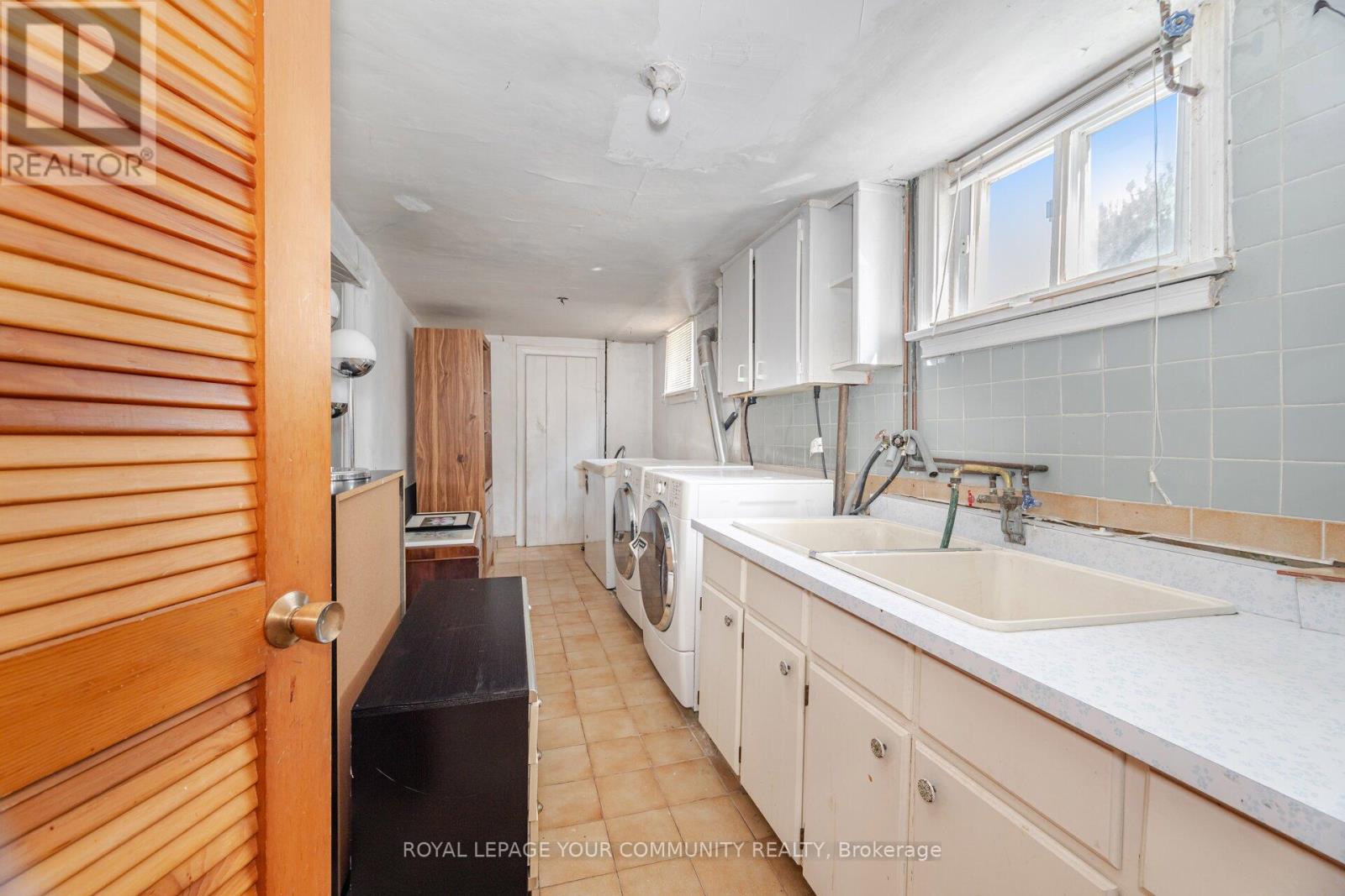 Photo 38 of 185 Dunraven Drive, Toronto ON