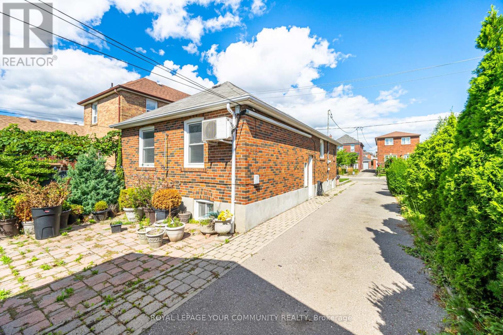 Photo 41 of 185 Dunraven Drive, Toronto ON