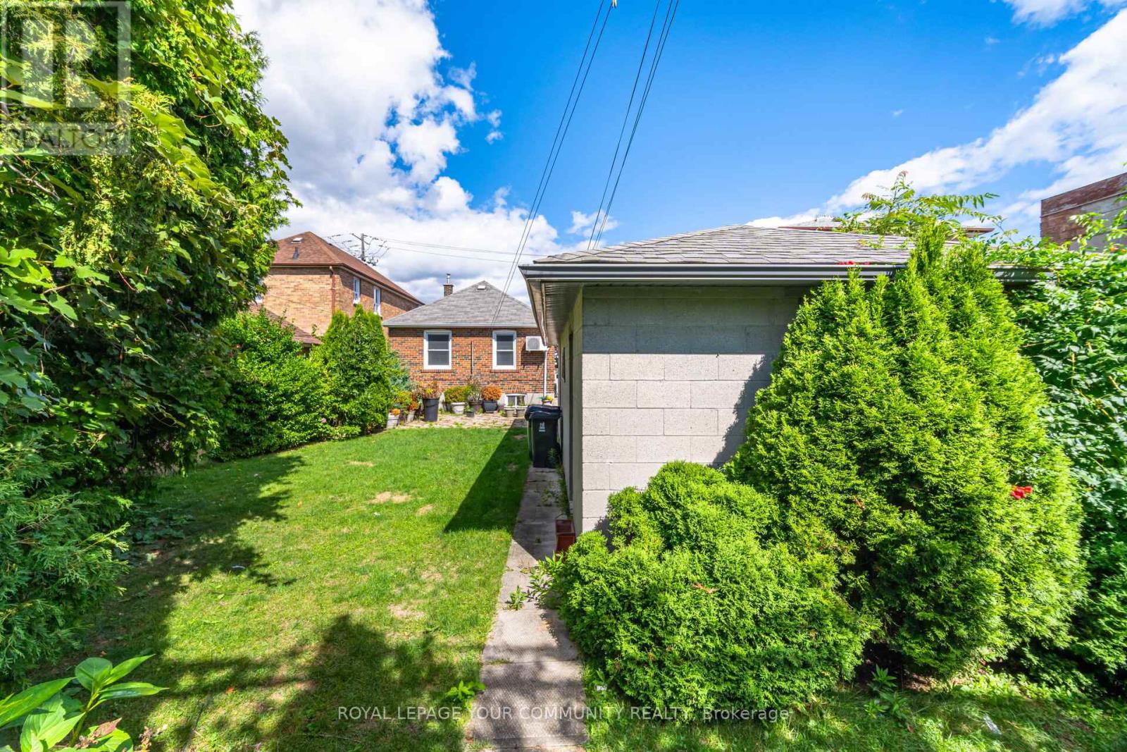Photo 46 of 185 Dunraven Drive, Toronto ON