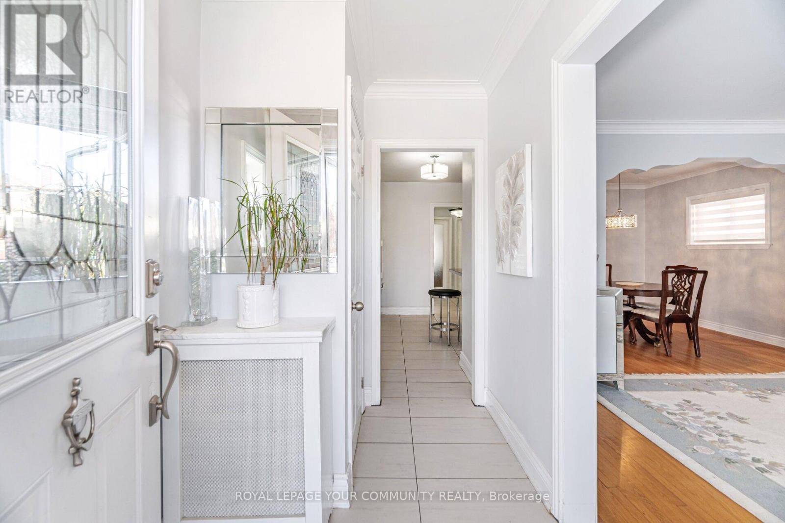 Photo 7 of 185 Dunraven Drive, Toronto ON