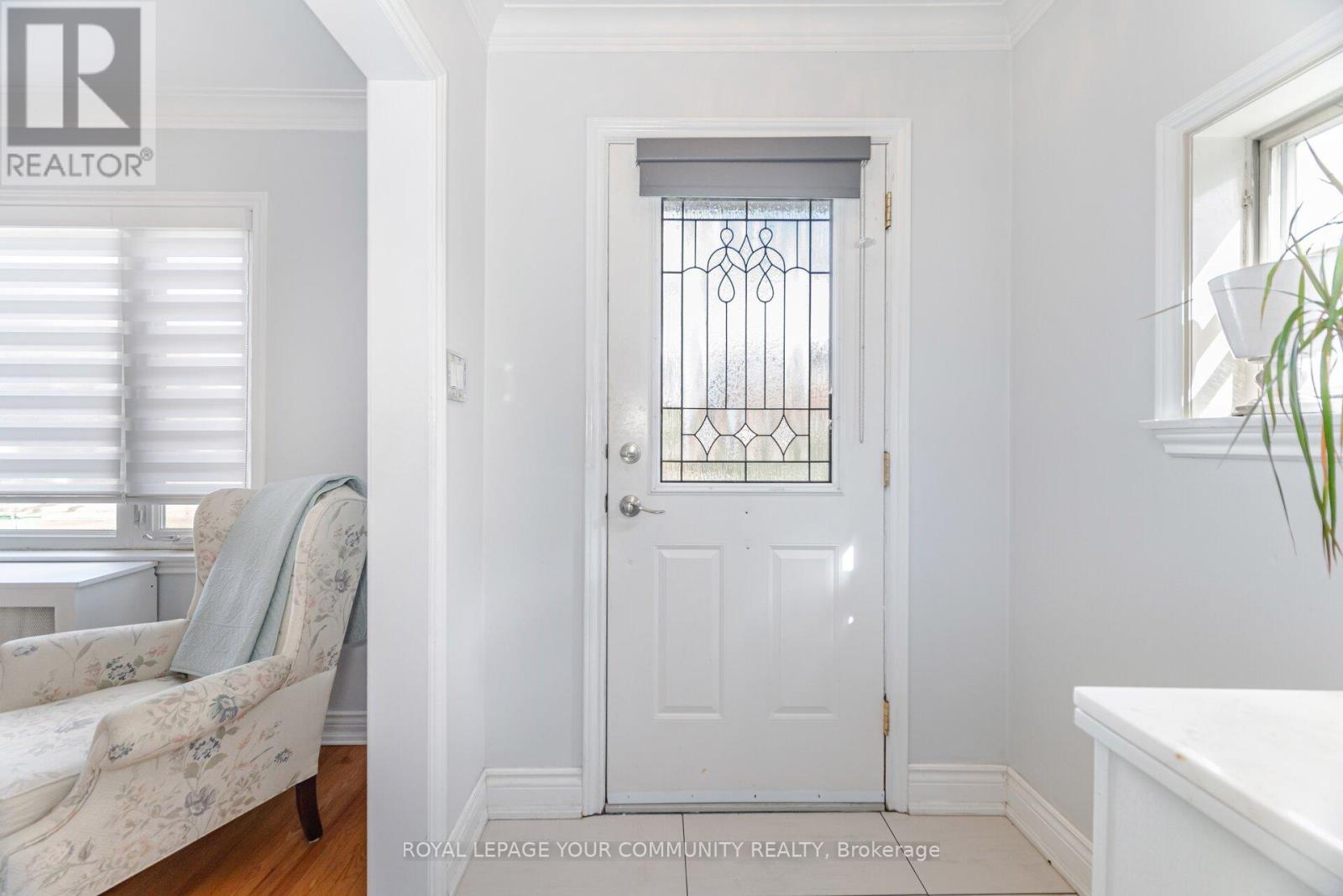 Photo 8 of 185 Dunraven Drive, Toronto ON