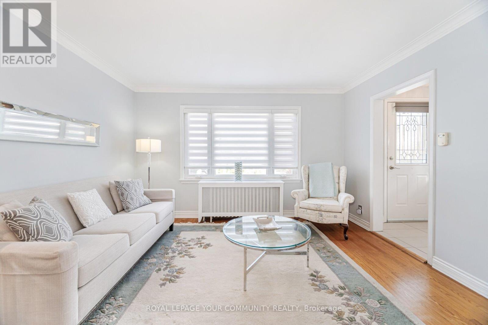 Photo 9 of 185 Dunraven Drive, Toronto ON