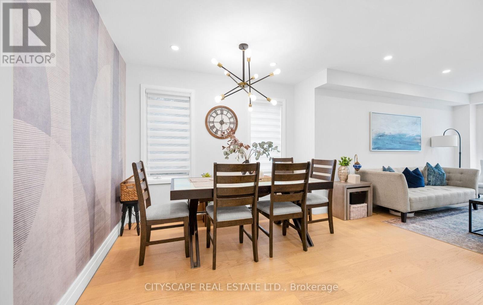 Photo 10 of 5253 Bushelgrove Circle, Mississauga ON