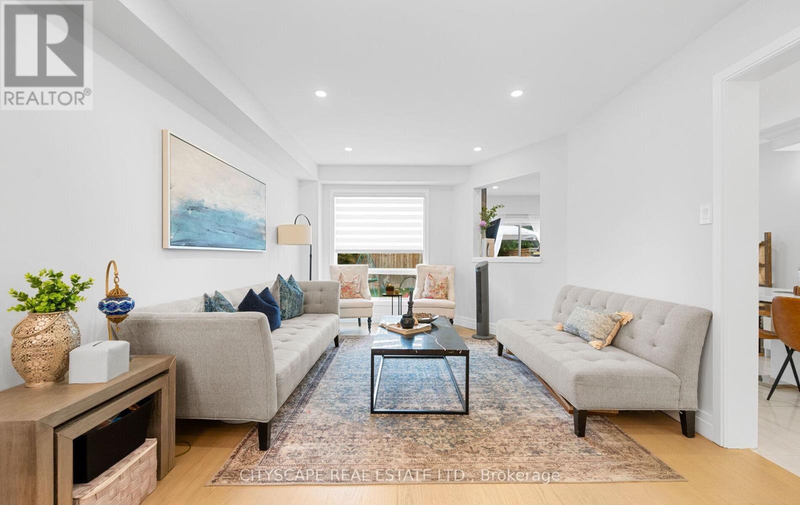 Photo 11 of 5253 Bushelgrove Circle, Mississauga ON