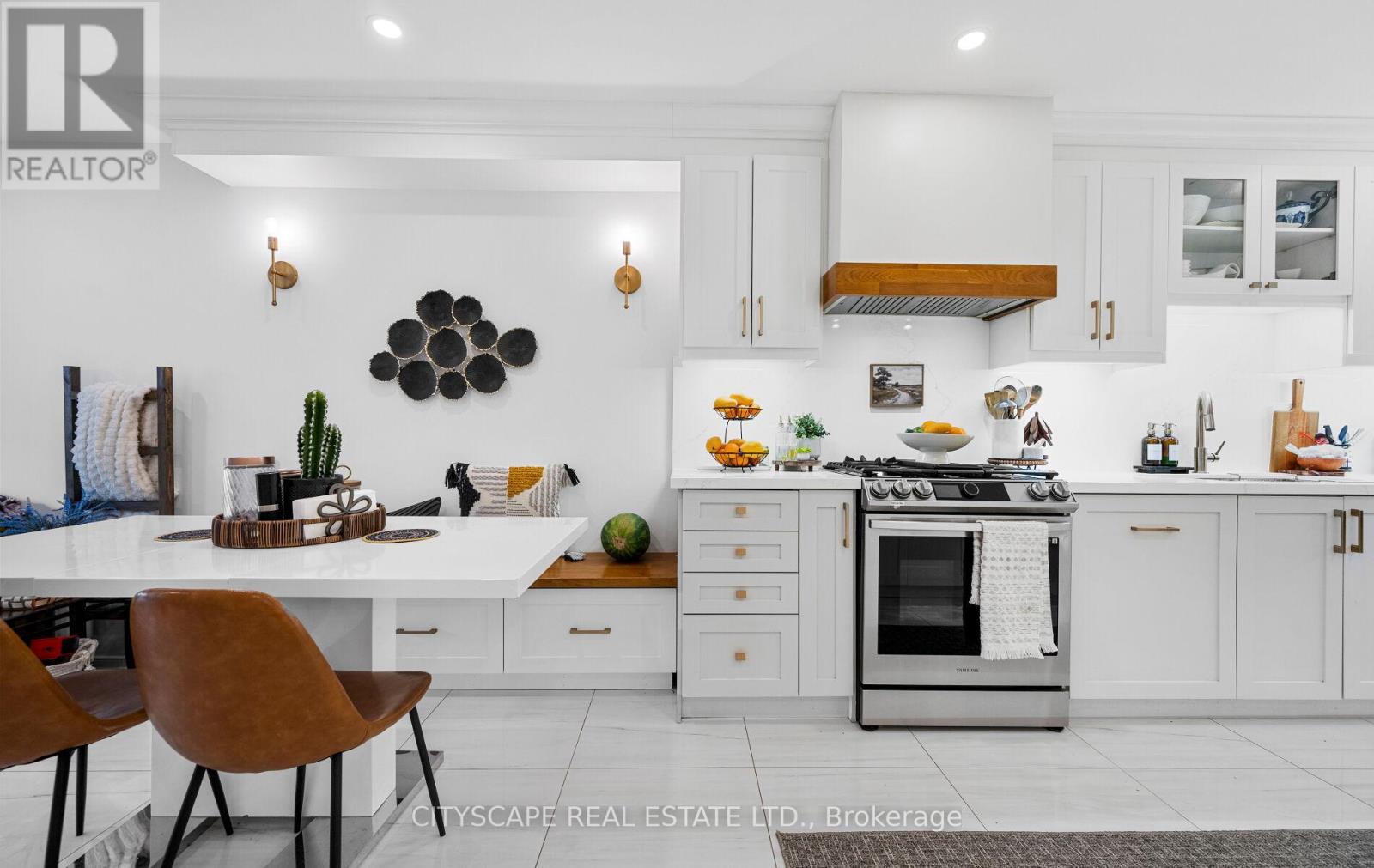 Photo 14 of 5253 Bushelgrove Circle, Mississauga ON