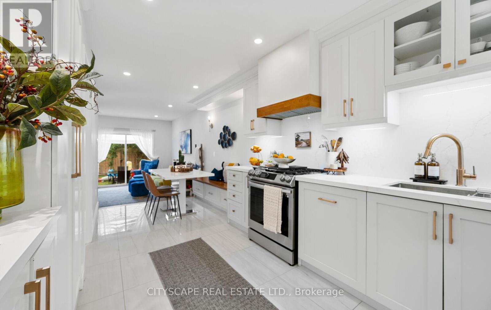 Photo 19 of 5253 Bushelgrove Circle, Mississauga ON