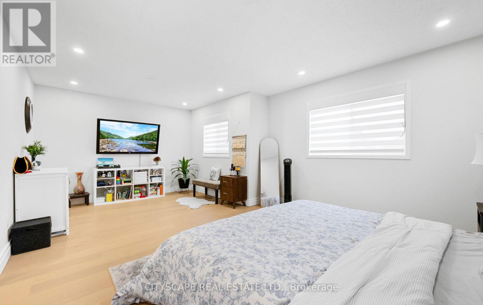 Photo 31 of 5253 Bushelgrove Circle, Mississauga ON