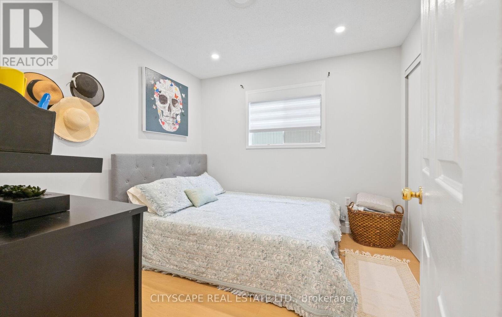 Photo 36 of 5253 Bushelgrove Circle, Mississauga ON
