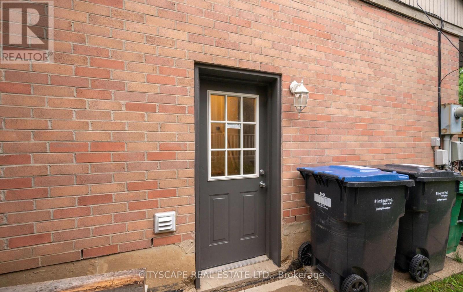 Photo 48 of 5253 Bushelgrove Circle, Mississauga ON