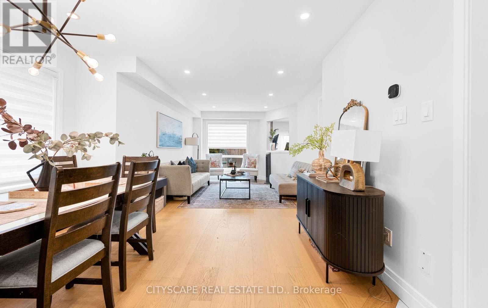 Photo 8 of 5253 Bushelgrove Circle, Mississauga ON
