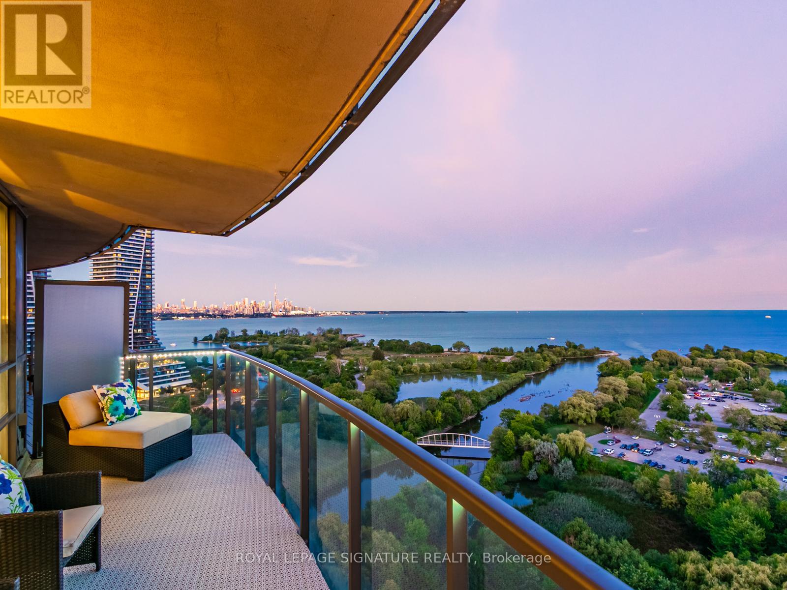 Photo 1 of 2101 2230 Lake Shore Boulevard W, Toronto ON