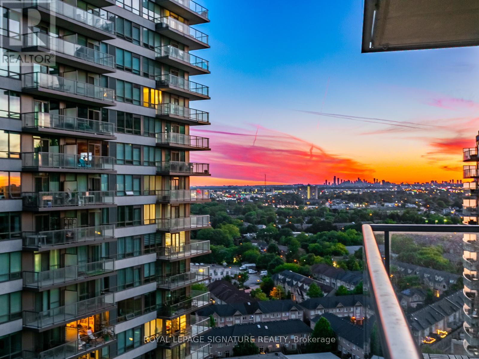 Photo 4 of 2101 2230 Lake Shore Boulevard W, Toronto ON