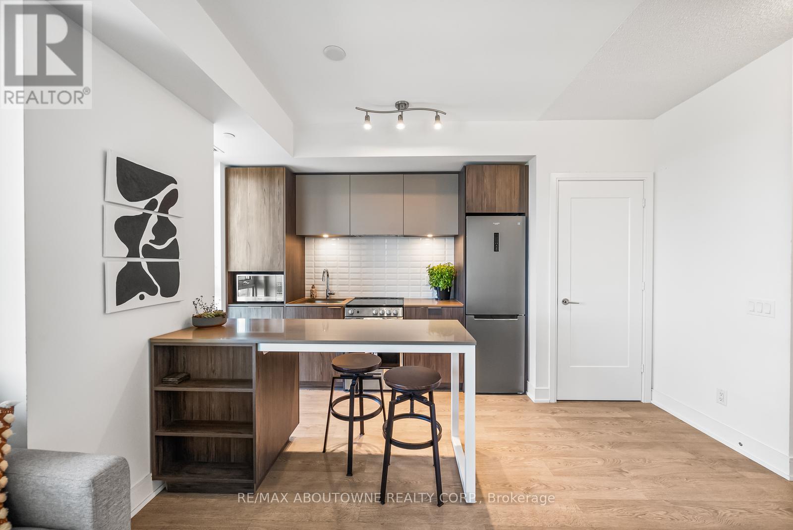 Photo 16 of 5103 70 Annie Craig Drive, Toronto ON