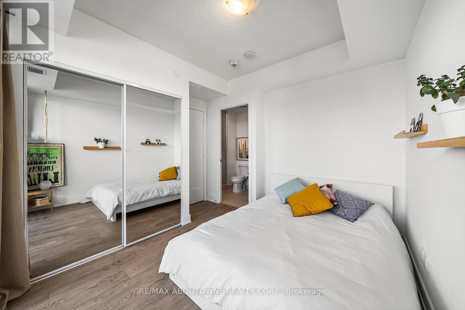 Photo 22 of 5103 70 Annie Craig Drive, Toronto ON