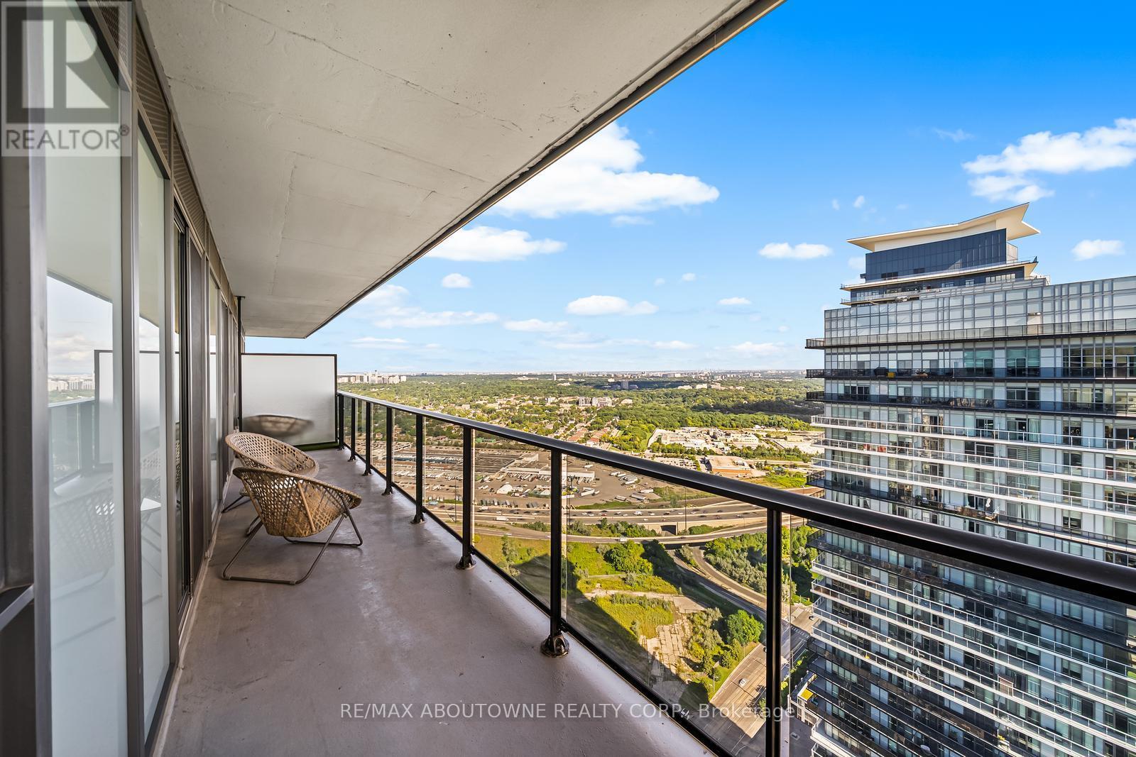 Photo 30 of 5103 70 Annie Craig Drive, Toronto ON