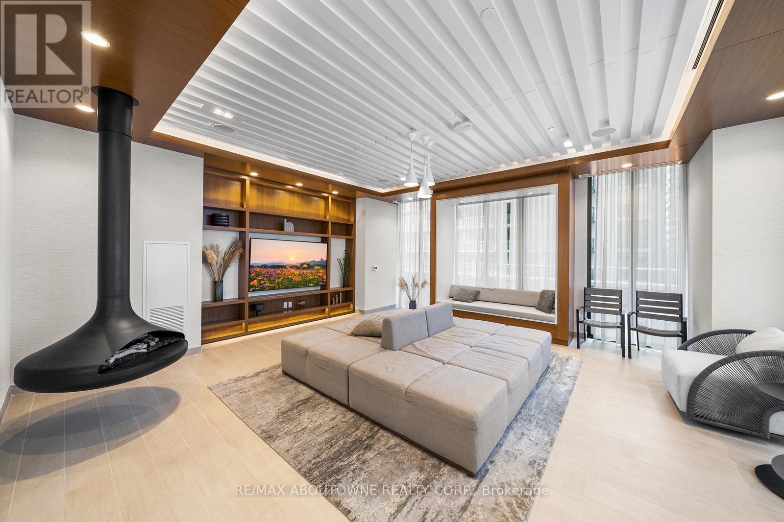 Photo 32 of 5103 70 Annie Craig Drive, Toronto ON