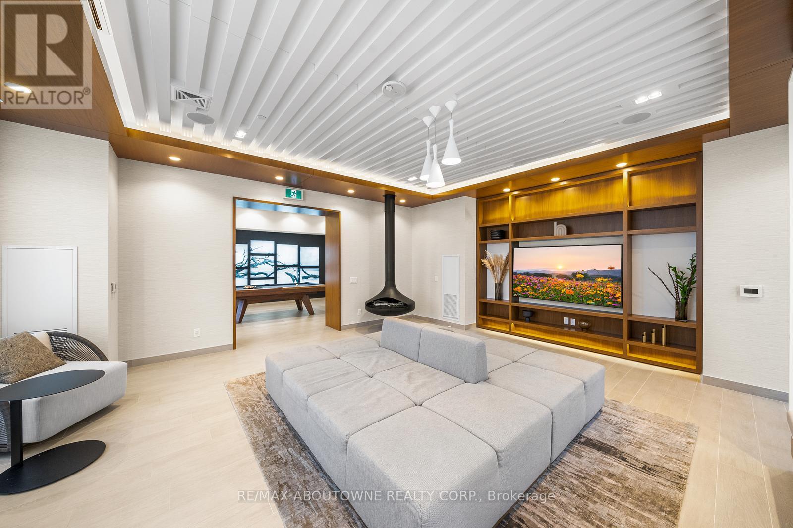 Photo 33 of 5103 70 Annie Craig Drive, Toronto ON