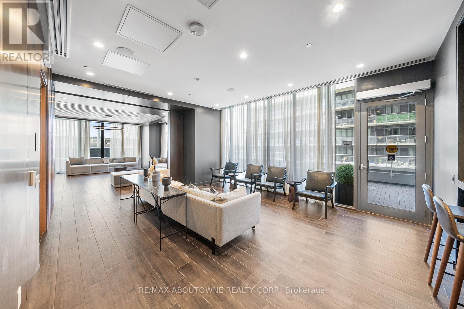 Photo 34 of 5103 70 Annie Craig Drive, Toronto ON