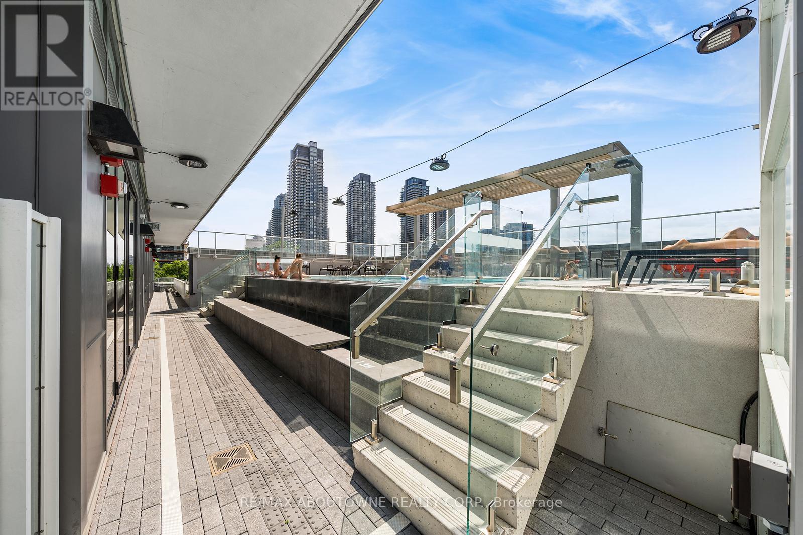 Photo 39 of 5103 70 Annie Craig Drive, Toronto ON