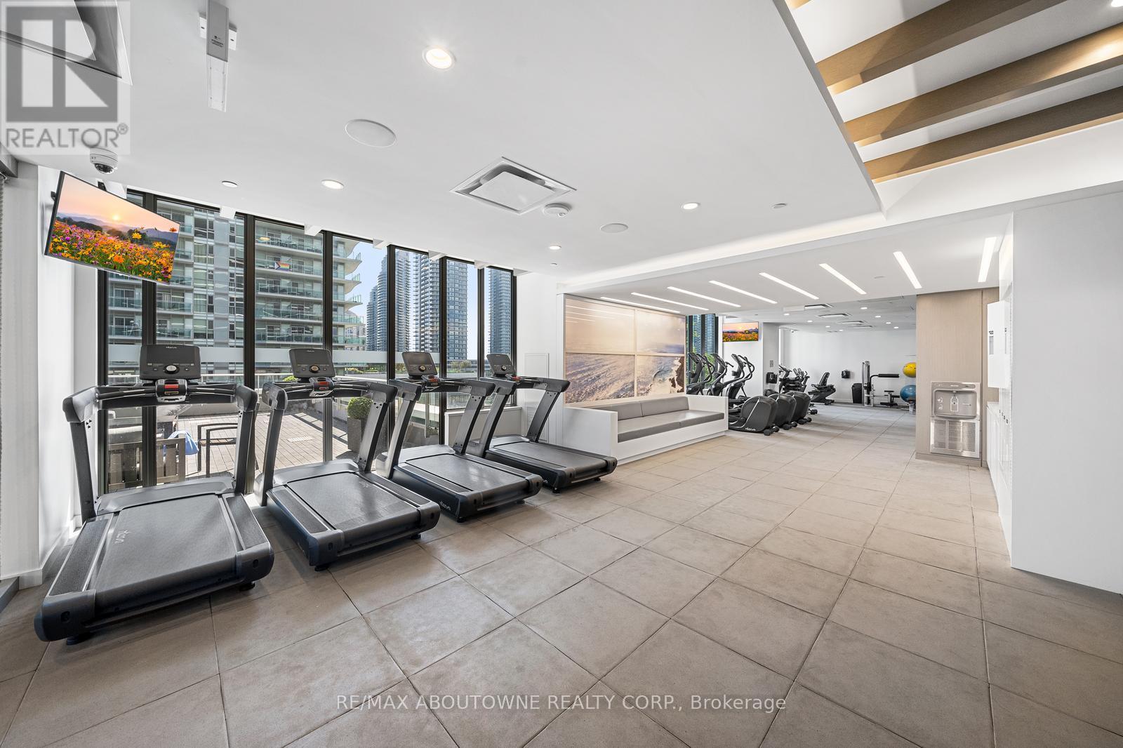 Photo 40 of 5103 70 Annie Craig Drive, Toronto ON