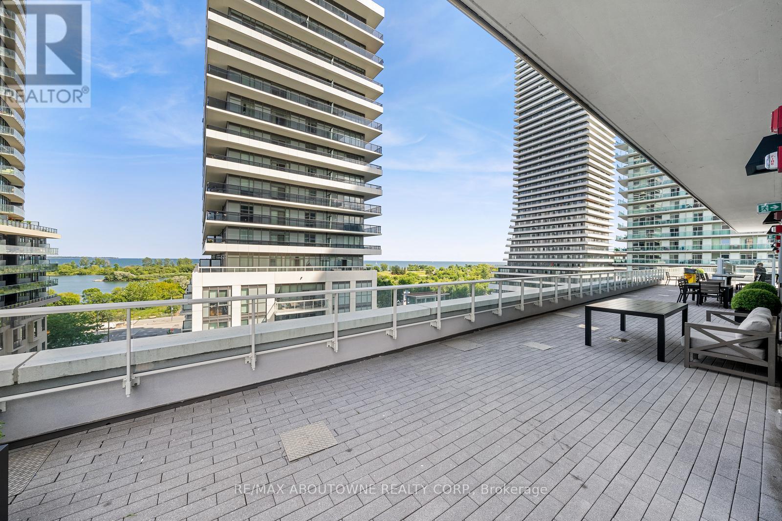 Photo 43 of 5103 70 Annie Craig Drive, Toronto ON