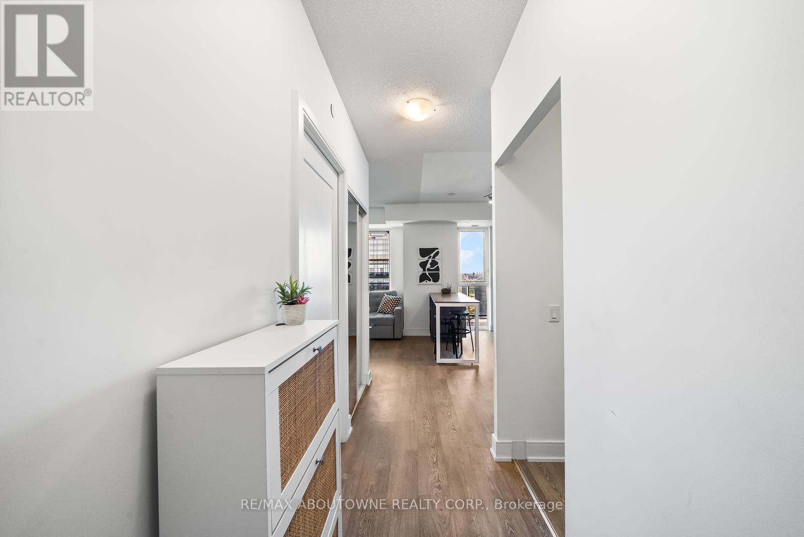 Photo 5 of 5103 70 Annie Craig Drive, Toronto ON