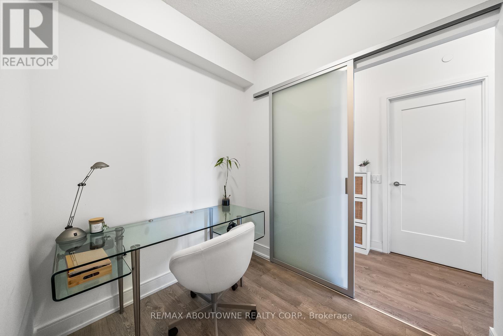 Photo 9 of 5103 70 Annie Craig Drive, Toronto ON