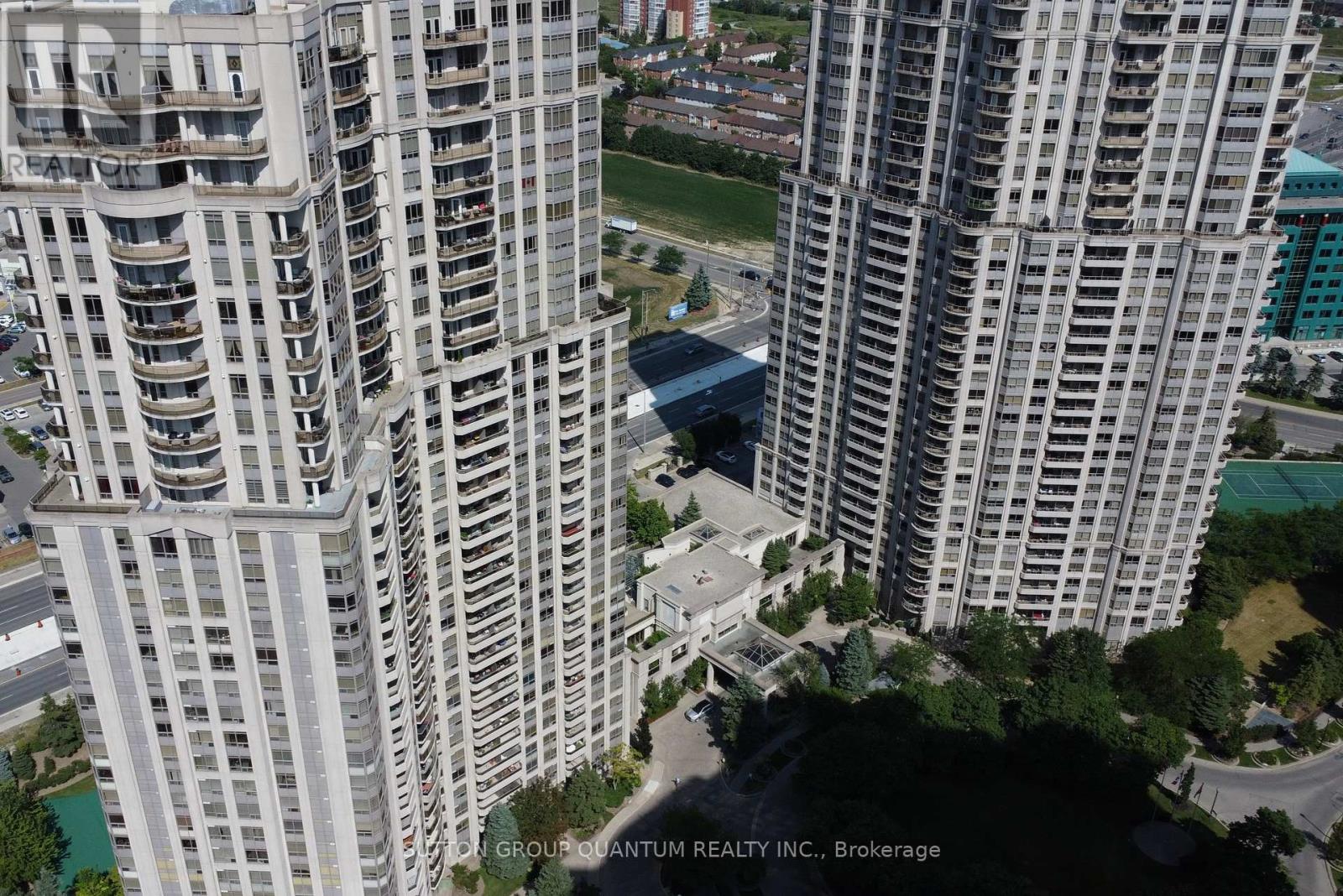 Photo 15 of 716 25 Kingsbridge Garden Circle, Mississauga ON