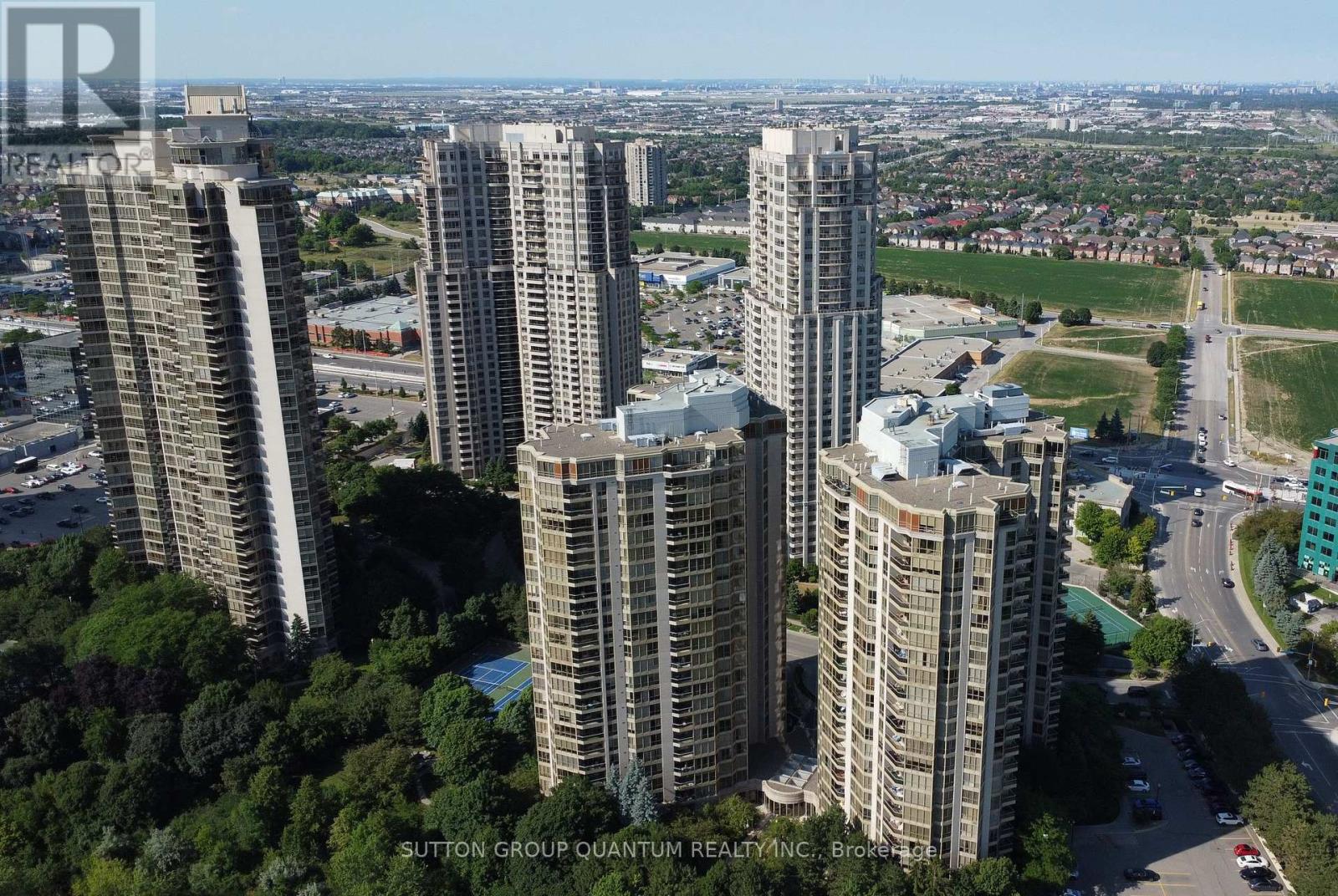 Photo 17 of 716 25 Kingsbridge Garden Circle, Mississauga ON