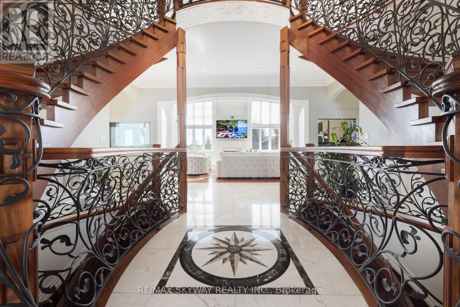 Photo 12 of 25 Everglade Drive, Brampton ON