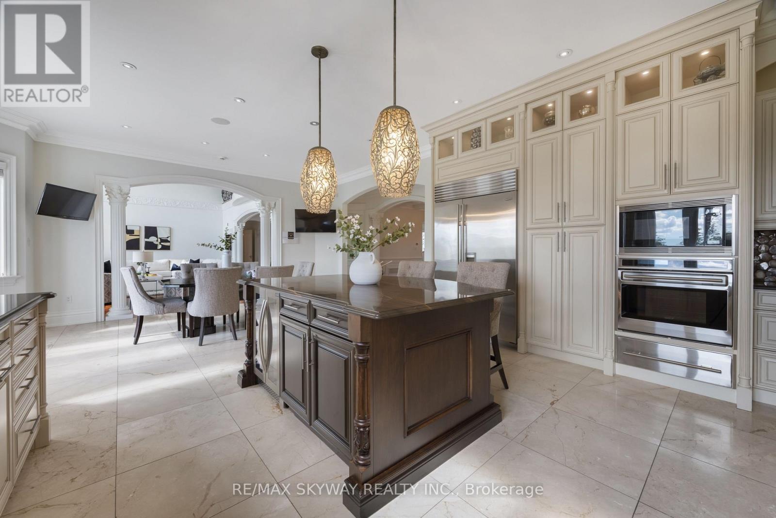 Photo 18 of 25 Everglade Drive, Brampton ON