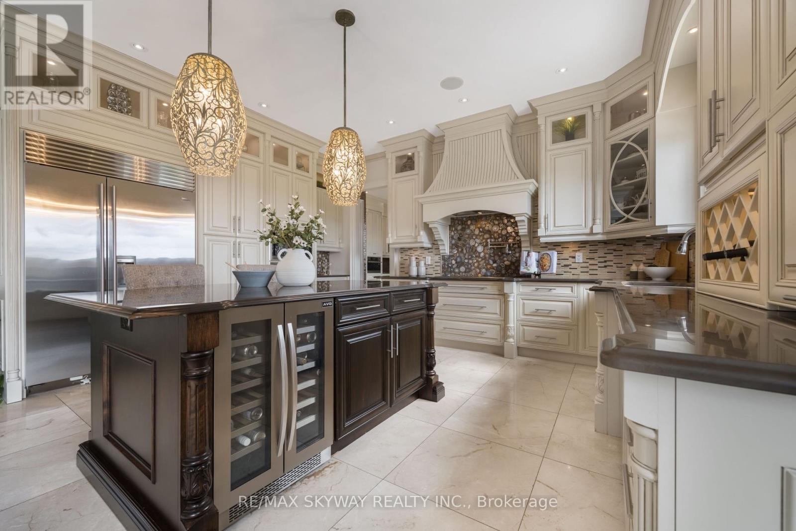 Photo 19 of 25 Everglade Drive, Brampton ON