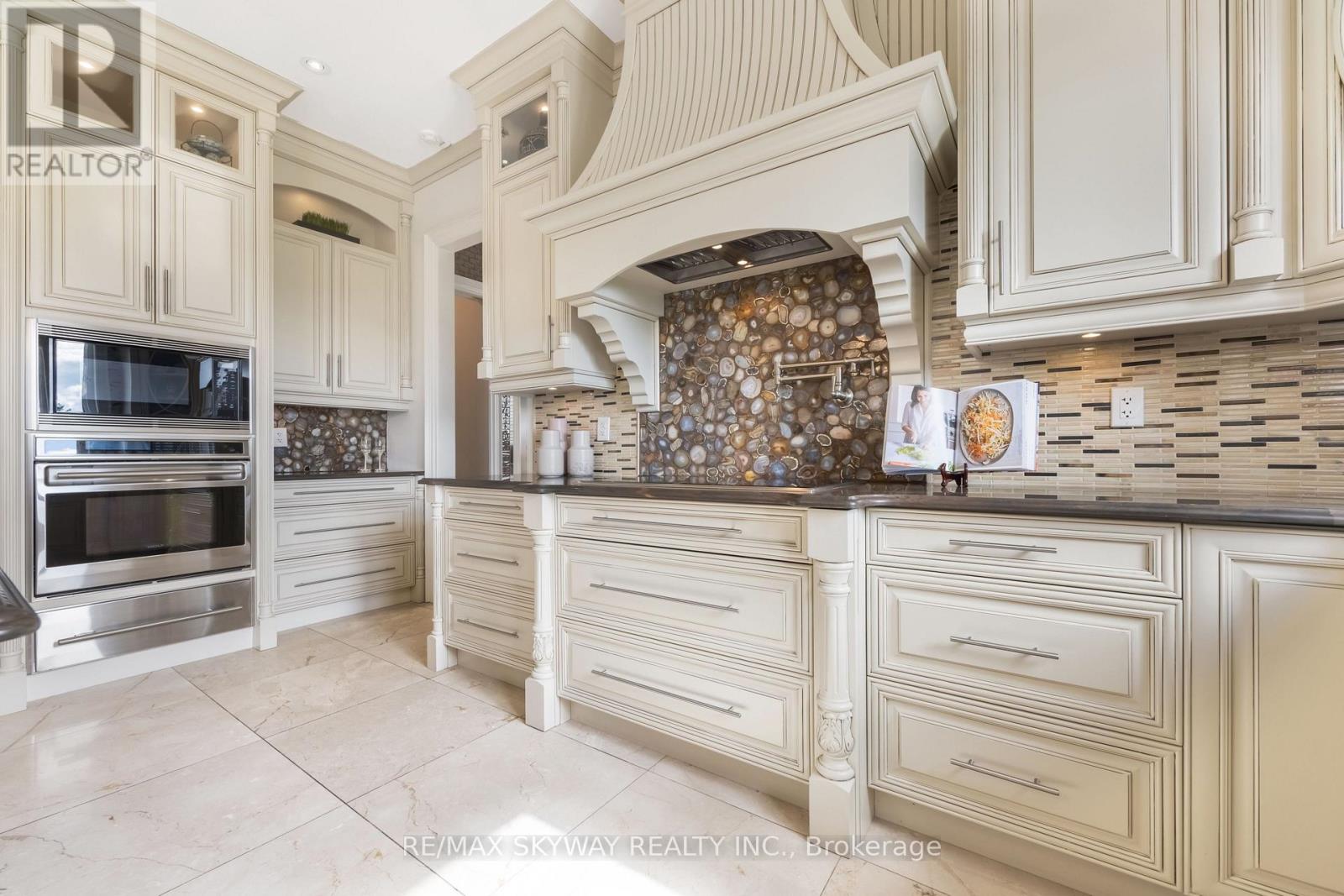 Photo 20 of 25 Everglade Drive, Brampton ON