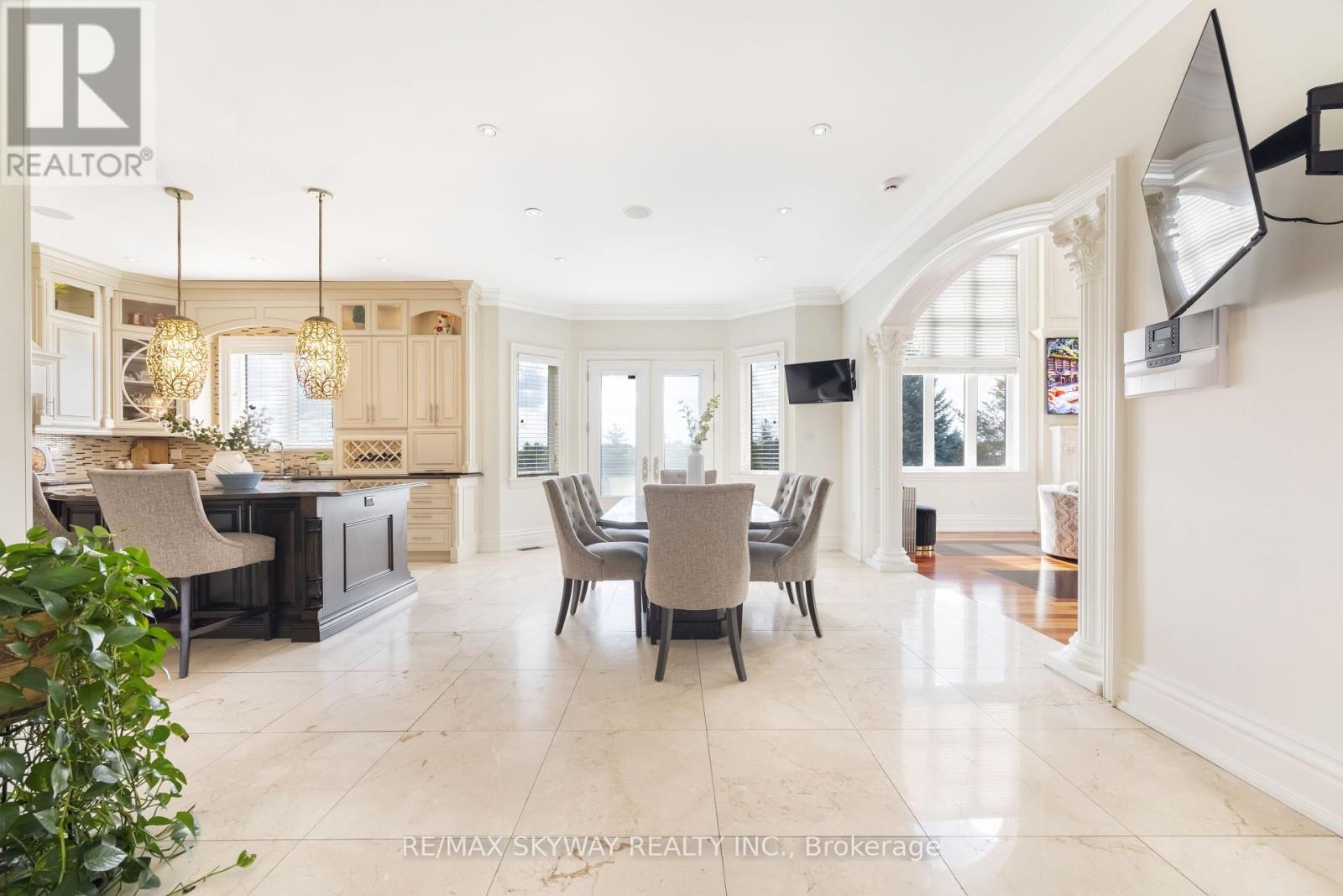 Photo 23 of 25 Everglade Drive, Brampton ON